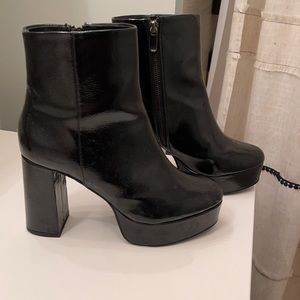 Chinese Laundry Platform Boots 6.5